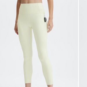 Fabletics Oasis High Wasted 7/8 Legging